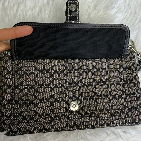COACH y2k Soho Black Signature Canvas Wristlet - Picture 5 of 10